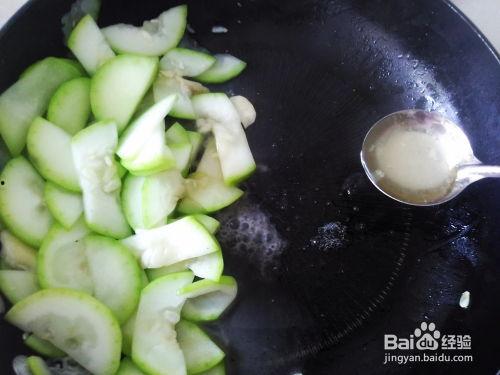 葫芦瓜怎么炒着吃,家常美味轻松学