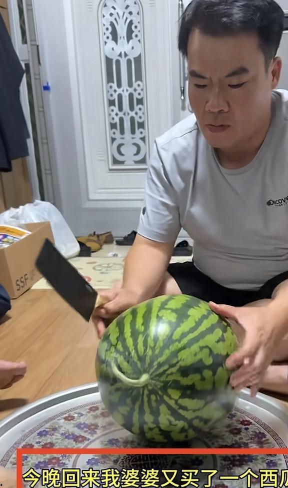 吃瓜吃东西直播,吃瓜美食,直播间的味蕾盛宴